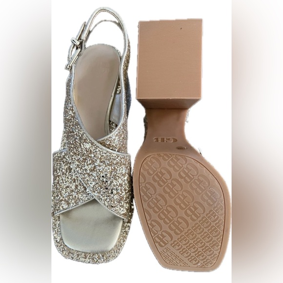 Gianni Bini NWOT GB Gold Glitter Platform Sandals Size 8 Retro Disco Heels - Picture 8 of 8